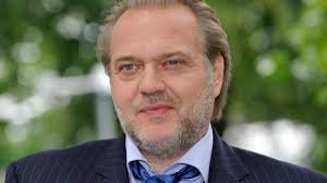 Leo Aron Kremp – Biografie, Familie, Ausbildung, Eltern und Privatleben des Sohnes von Jan-Gregor Kremp leo aron kremp